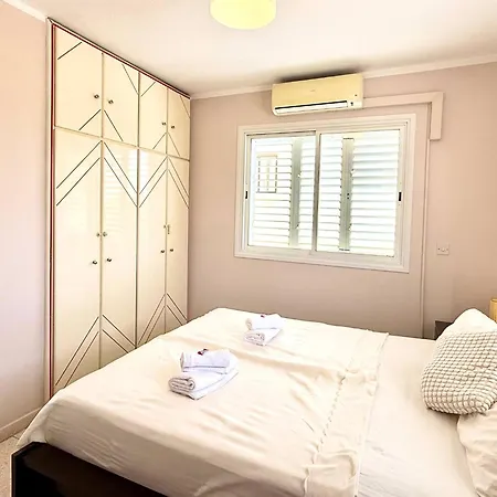 Relax Balcony - 2-br Flat Apartment